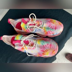 La Sheelah pink tie dye sneakers size 8.5
